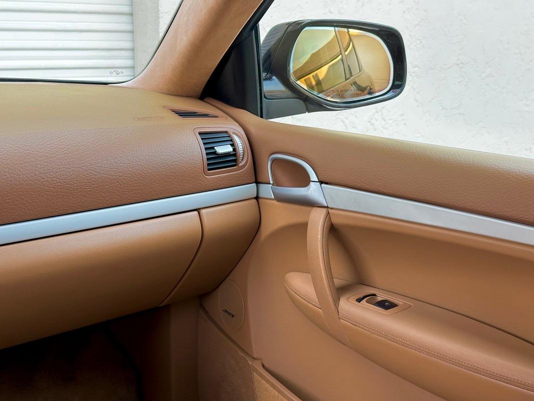 2010 Porsche Cayenne GTS