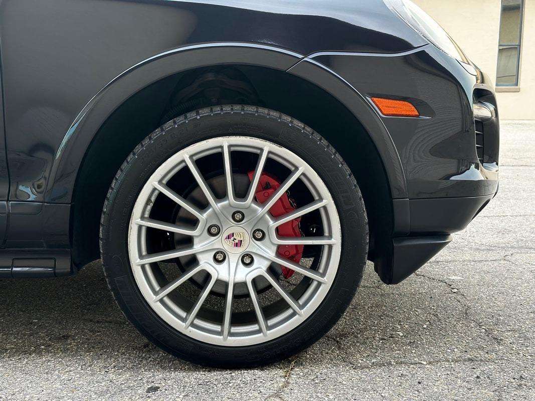 2010 Porsche Cayenne GTS
