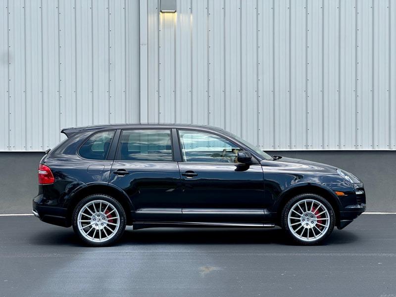 2010 Porsche Cayenne GTS