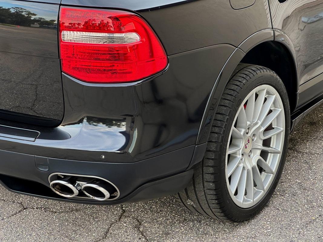 2010 Porsche Cayenne GTS
