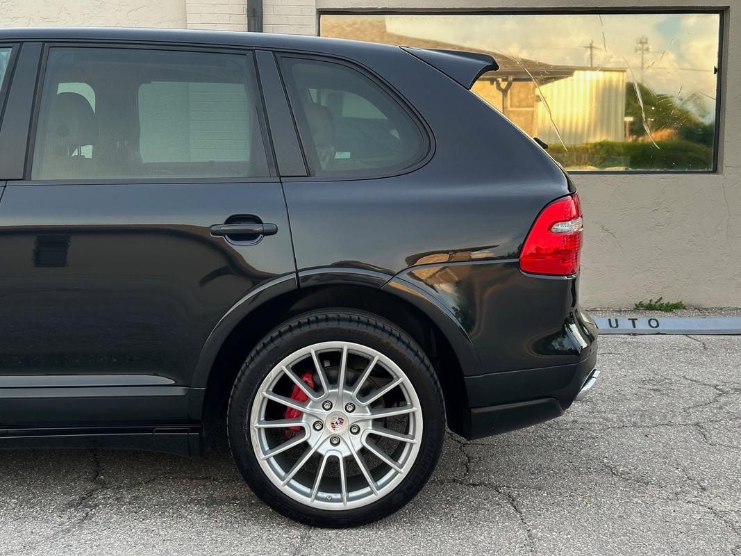 2010 Porsche Cayenne GTS
