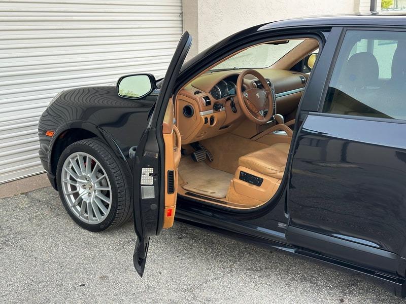 2010 Porsche Cayenne GTS