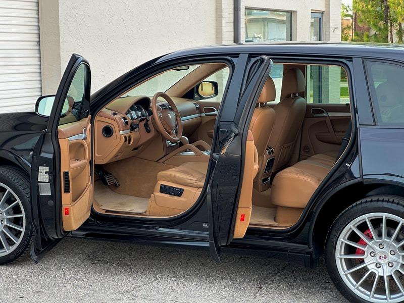 2010 Porsche Cayenne GTS