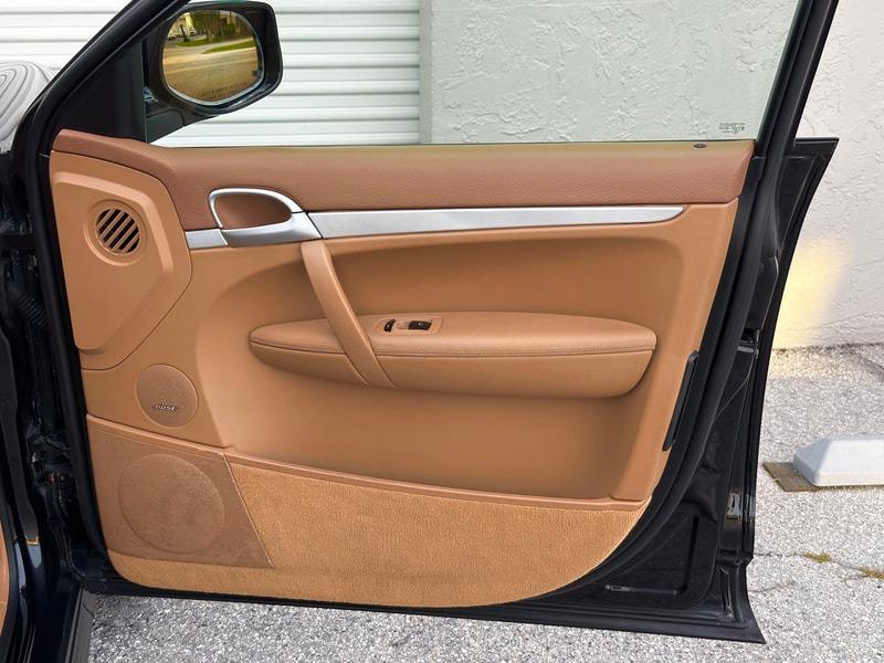 2010 Porsche Cayenne GTS