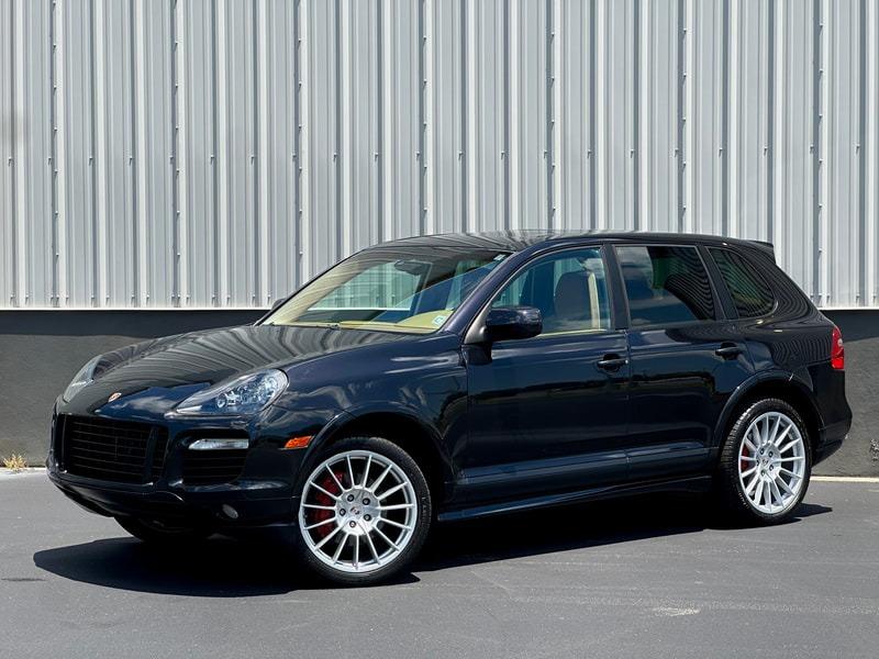 2010 Porsche Cayenne GTS