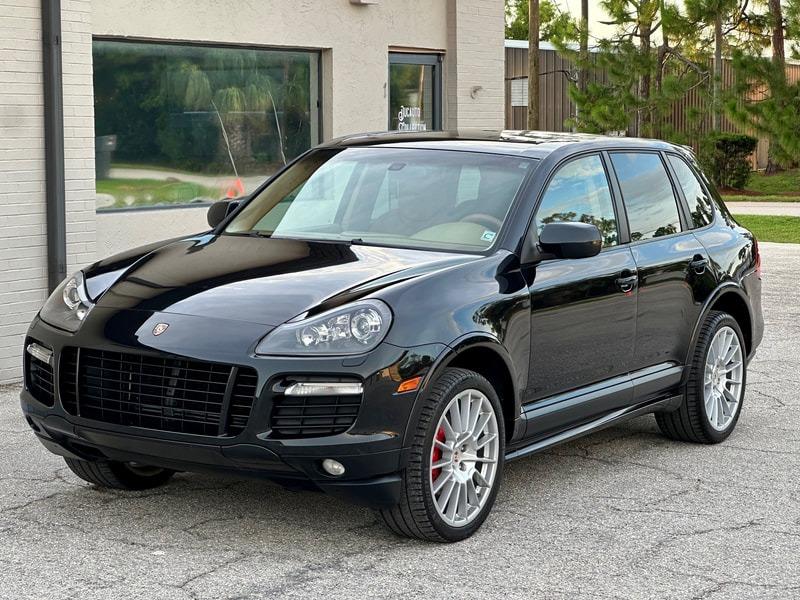 2010 Porsche Cayenne GTS
