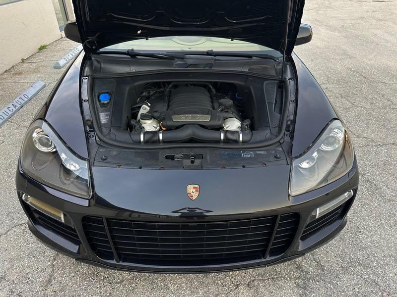 2010 Porsche Cayenne GTS