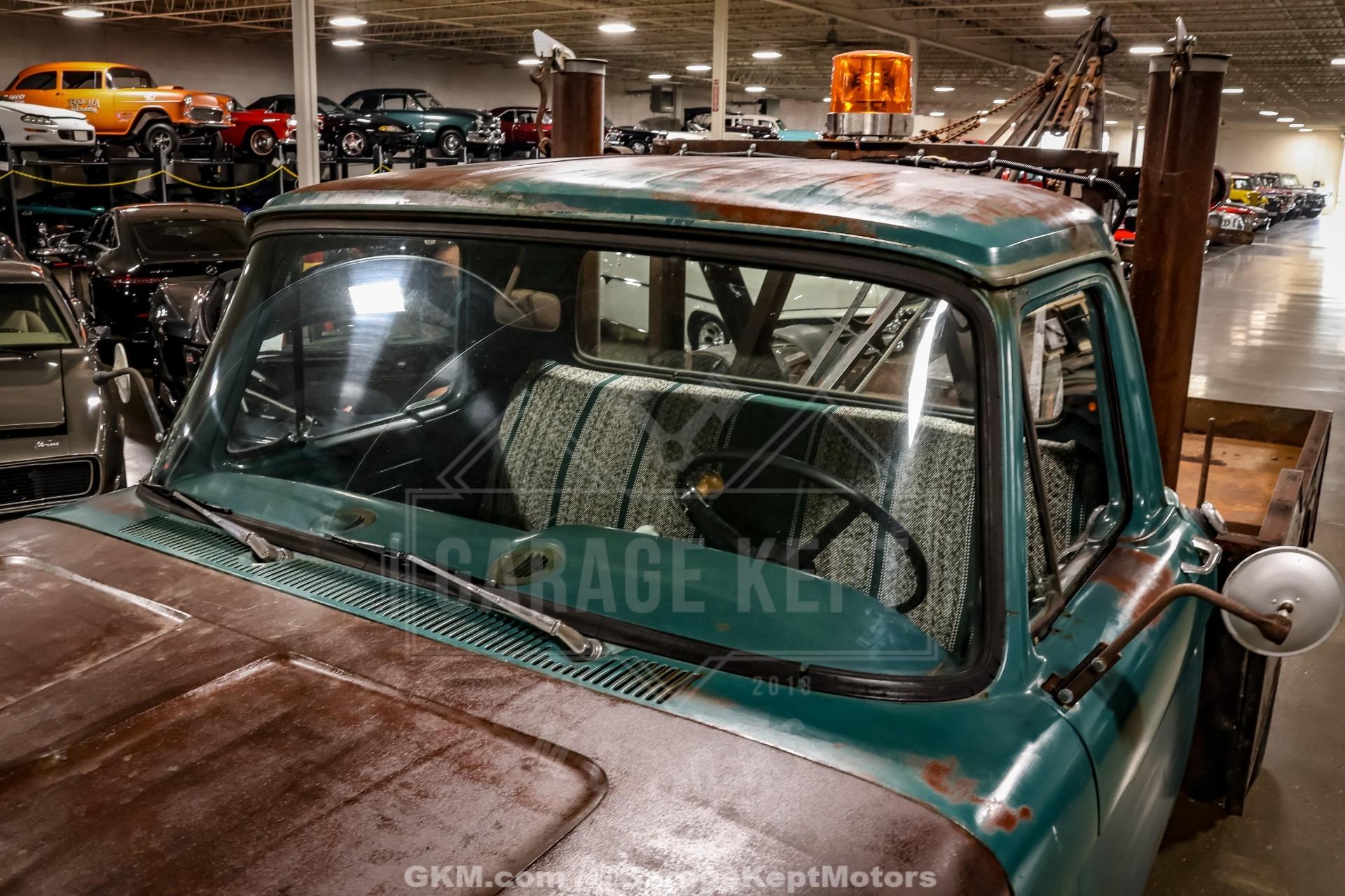 1964 Ford F-350 Tow Truck