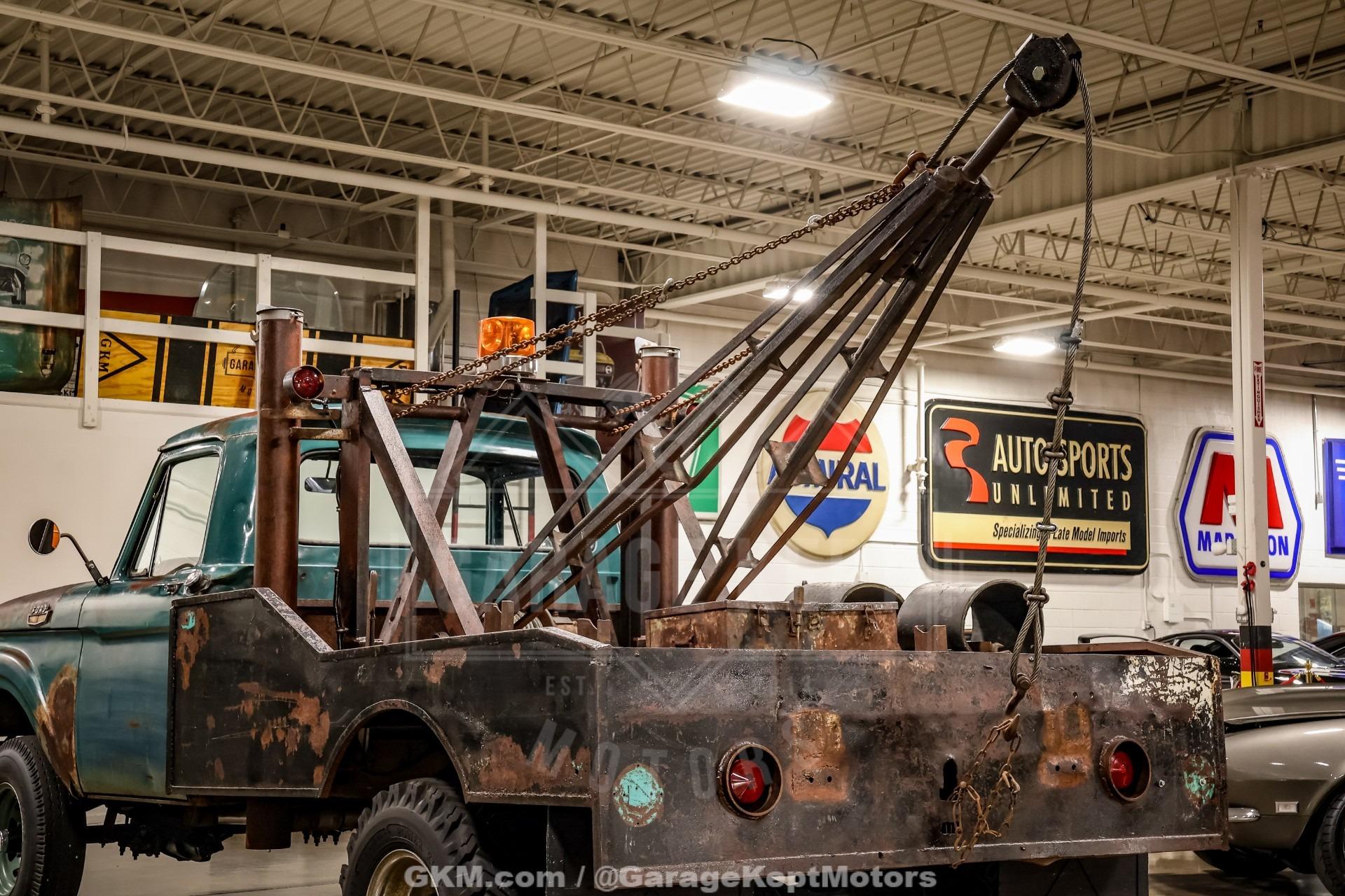 1964 Ford F-350 Tow Truck