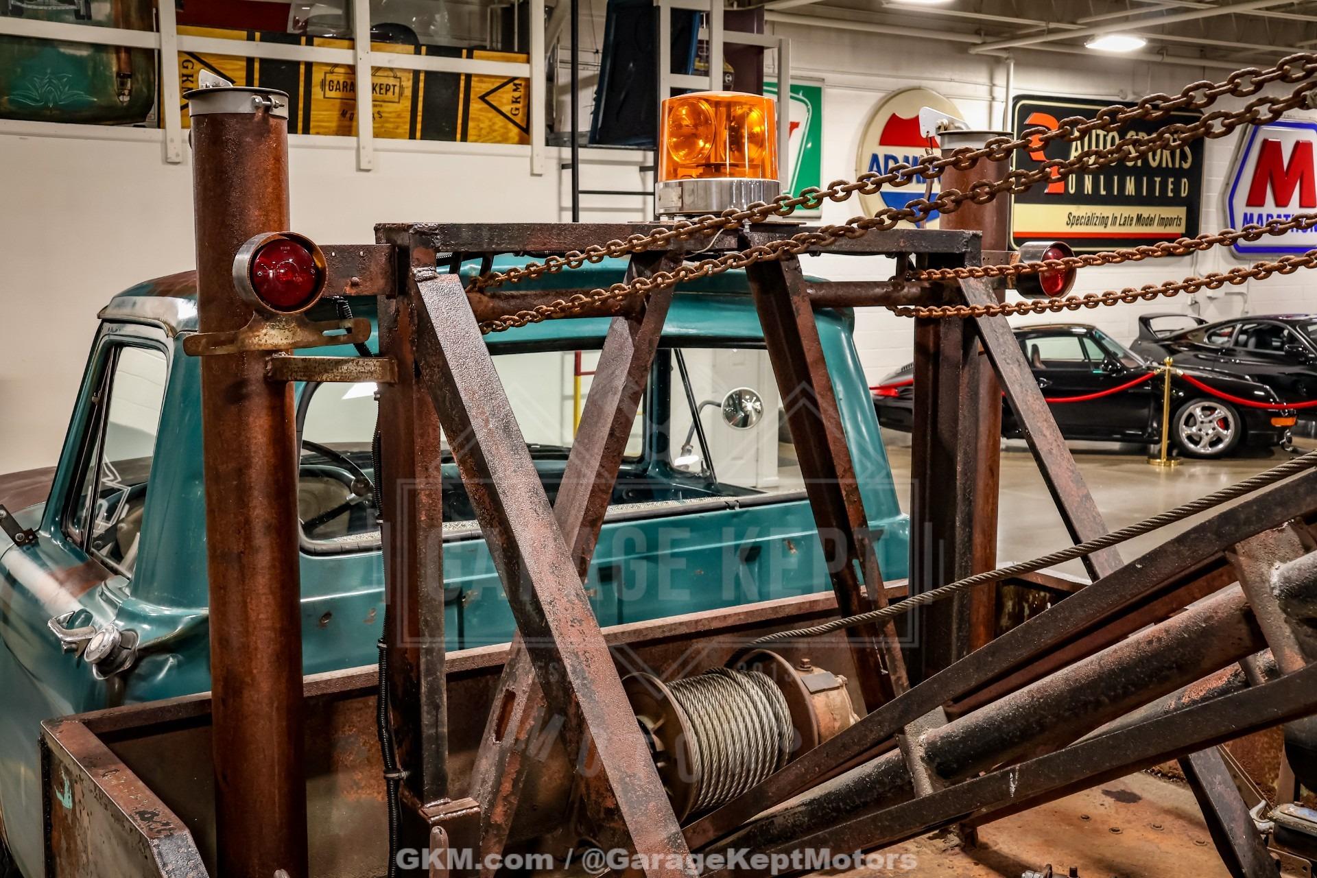 1964 Ford F-350 Tow Truck