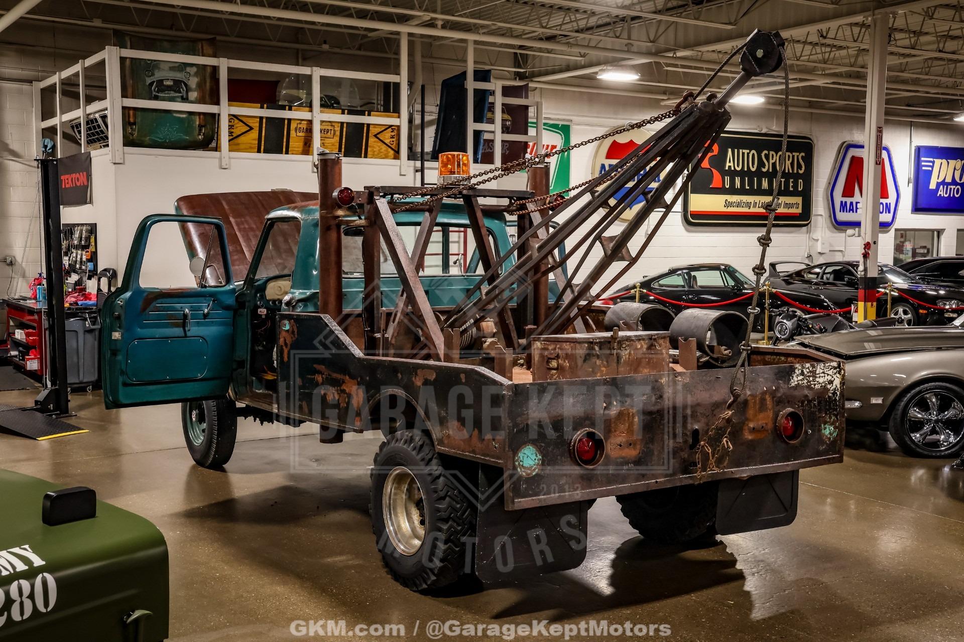 1964 Ford F-350 Tow Truck