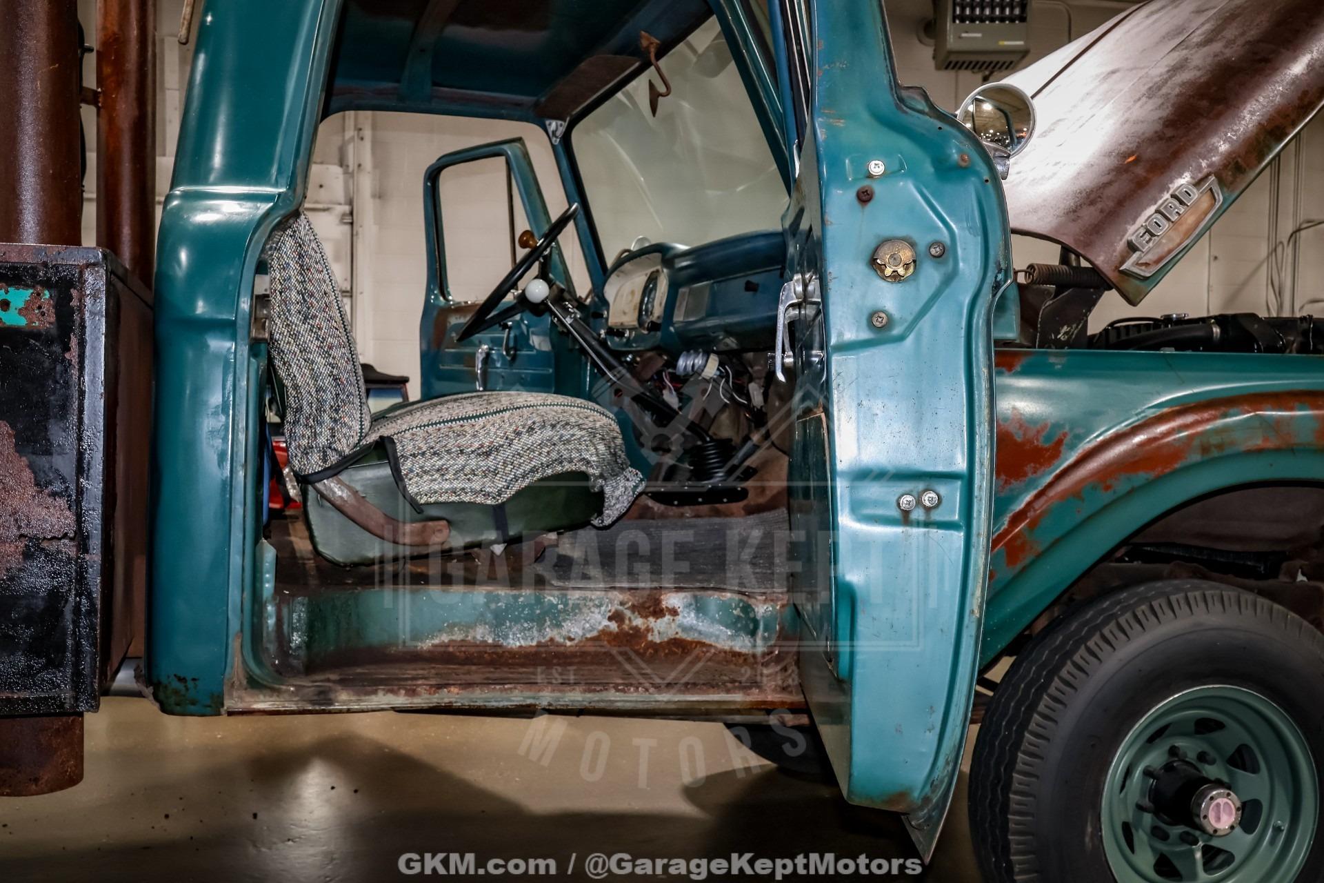 1964 Ford F-350 Tow Truck