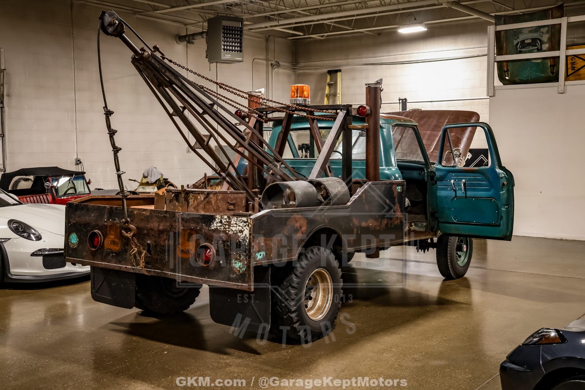 1964 Ford F-350 Tow Truck