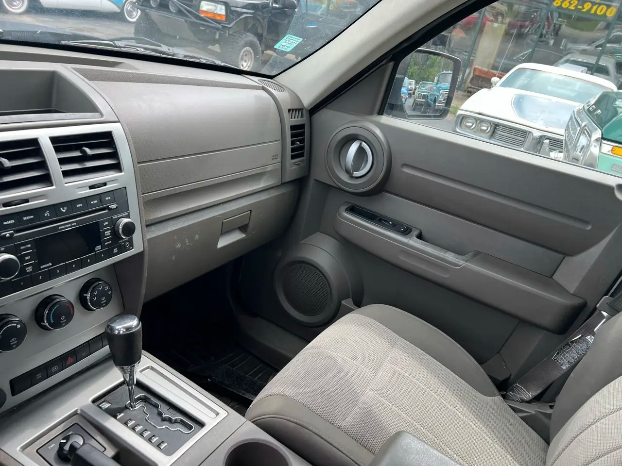 2009 Dodge Nitro SE