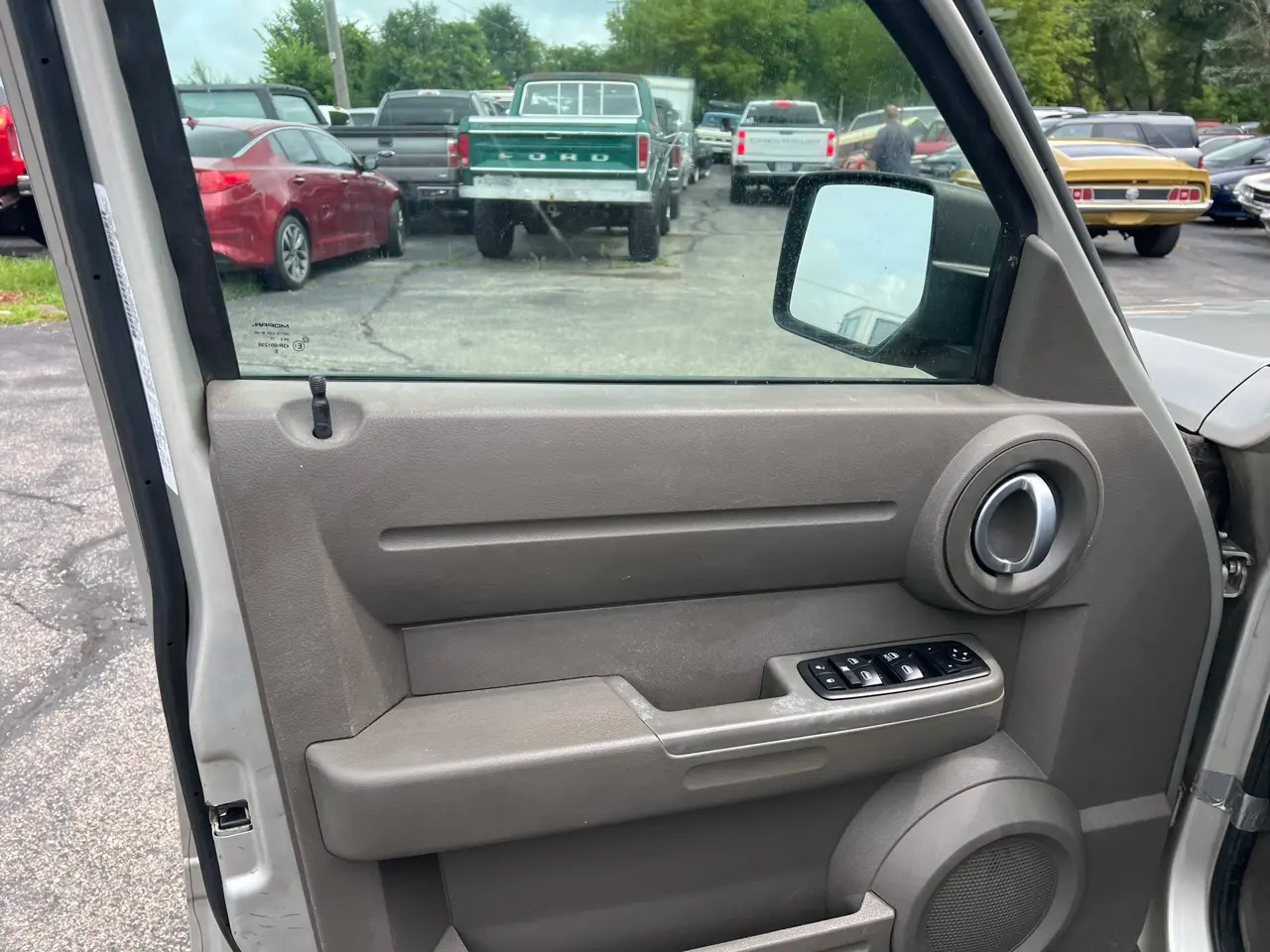2009 Dodge Nitro SE