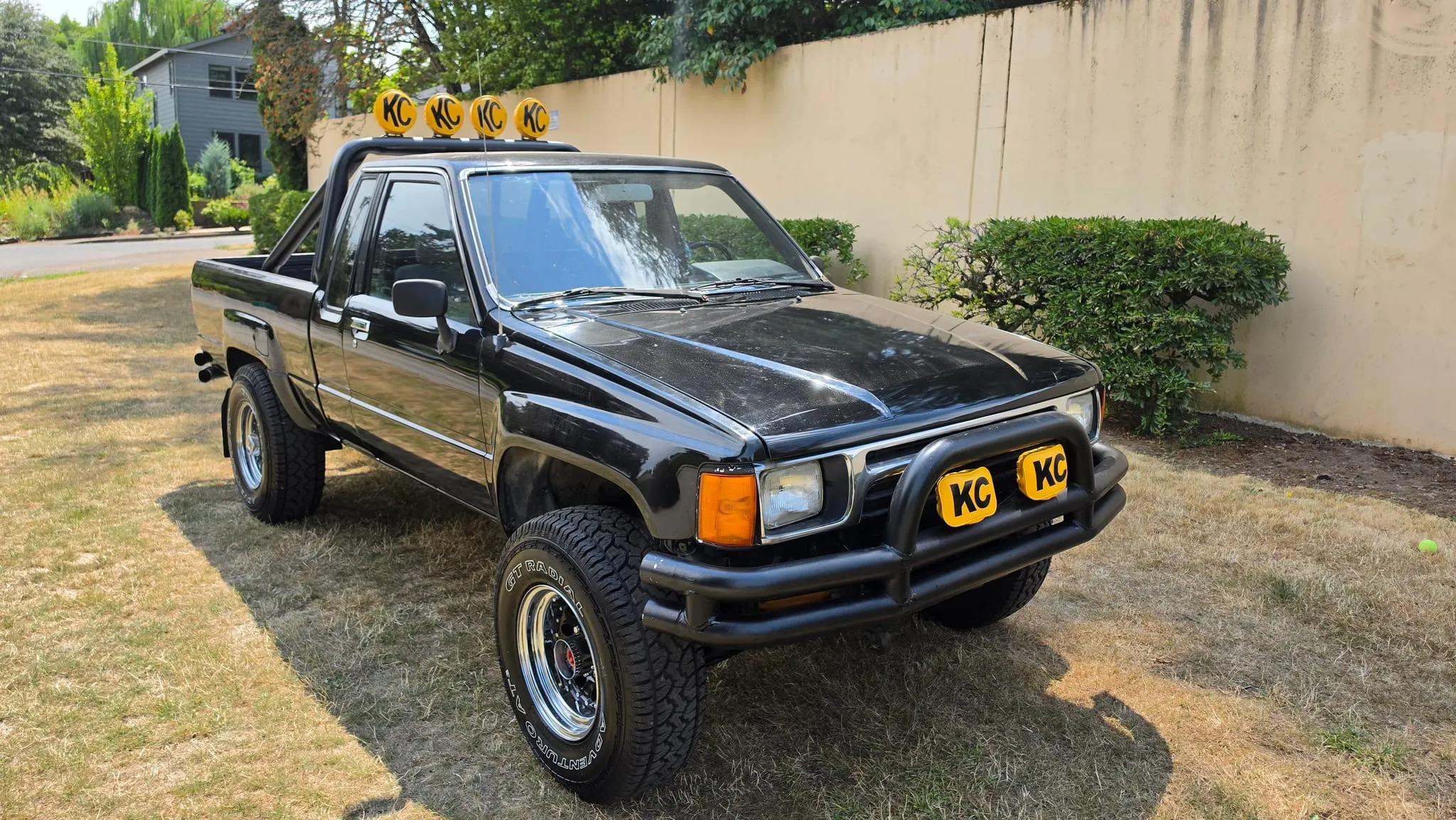 1986 Toyota Pickup SR5 - 2