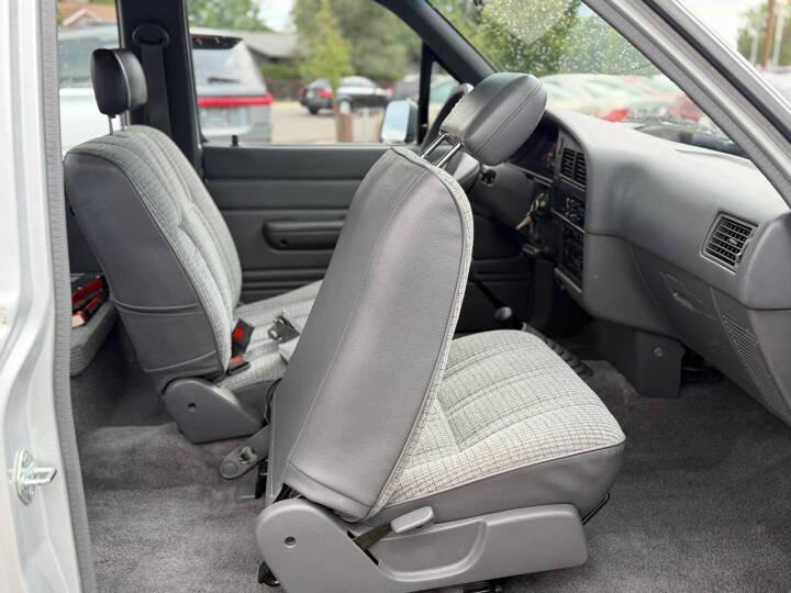 1991 Toyota Pickup Deluxe Extended Cab