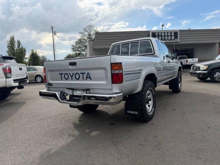 1991 Toyota Pickup Deluxe Extended Cab