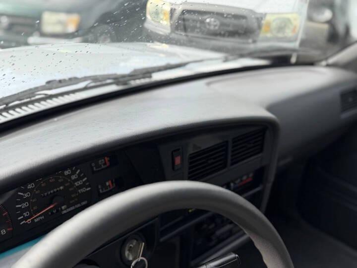 1991 Toyota Pickup Deluxe Extended Cab