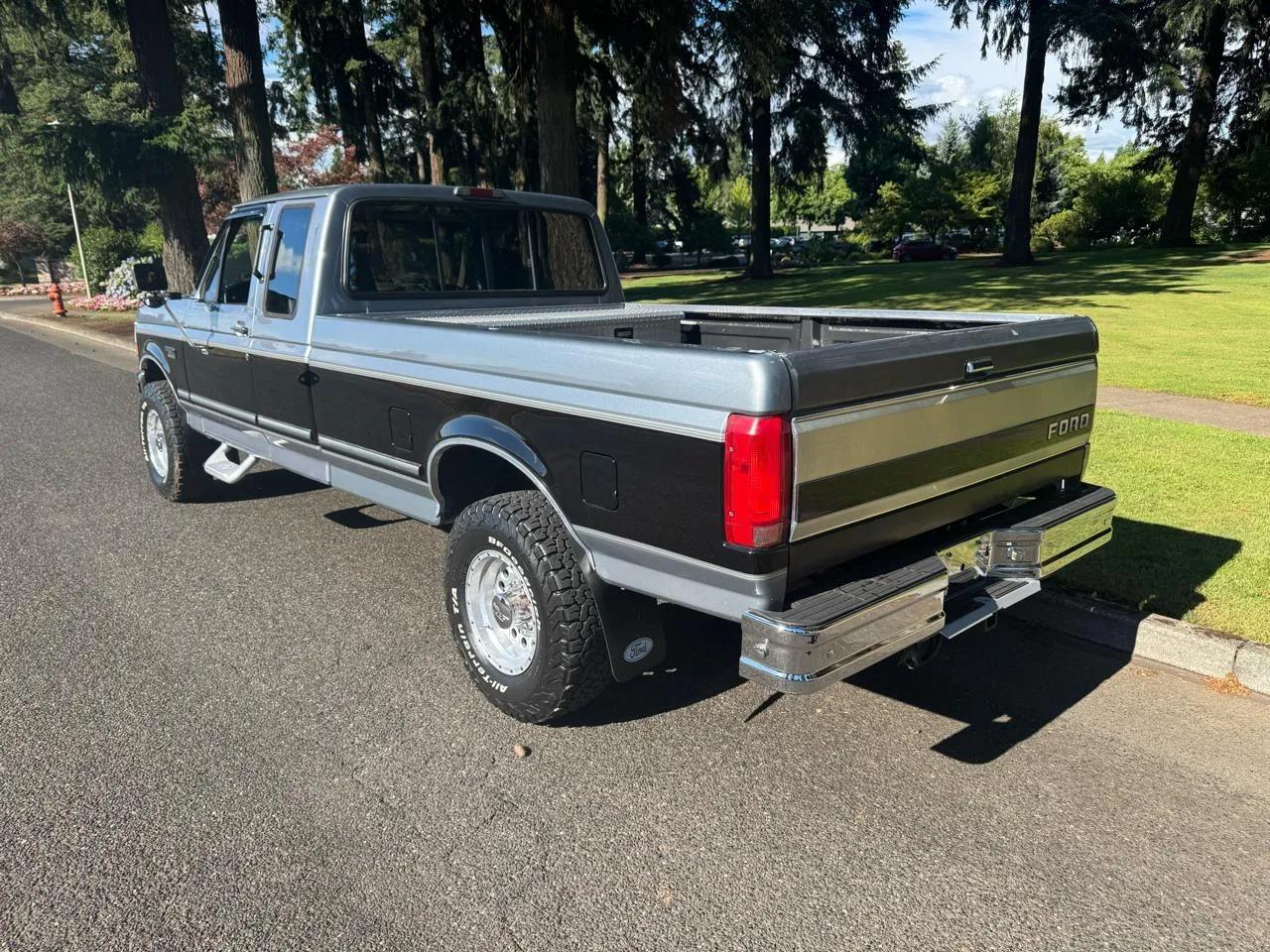 1996 Ford F-250 XLT SuperCab - 2