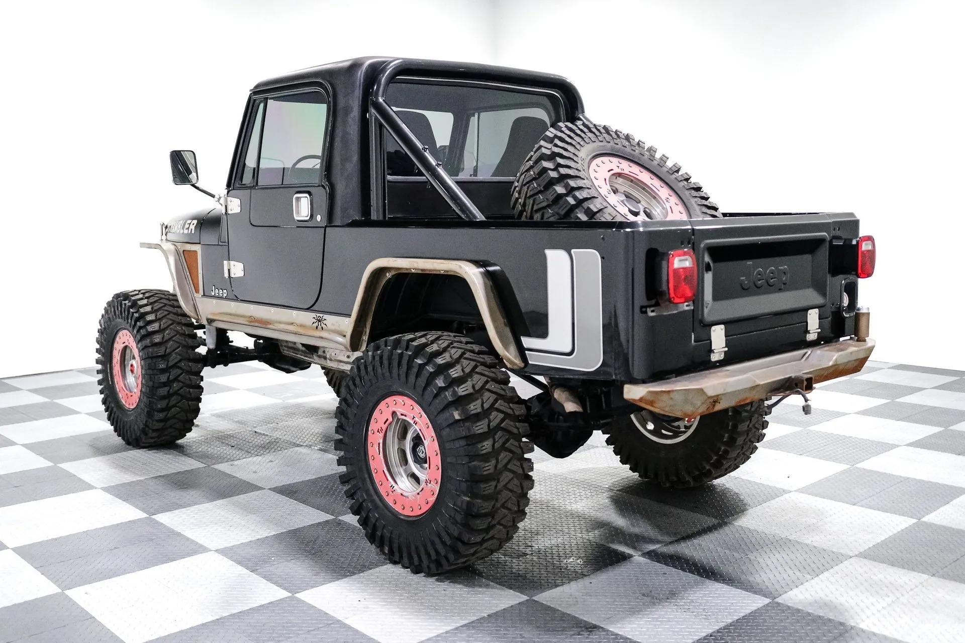 Modified 1983 Jeep CJ-8 Scrambler