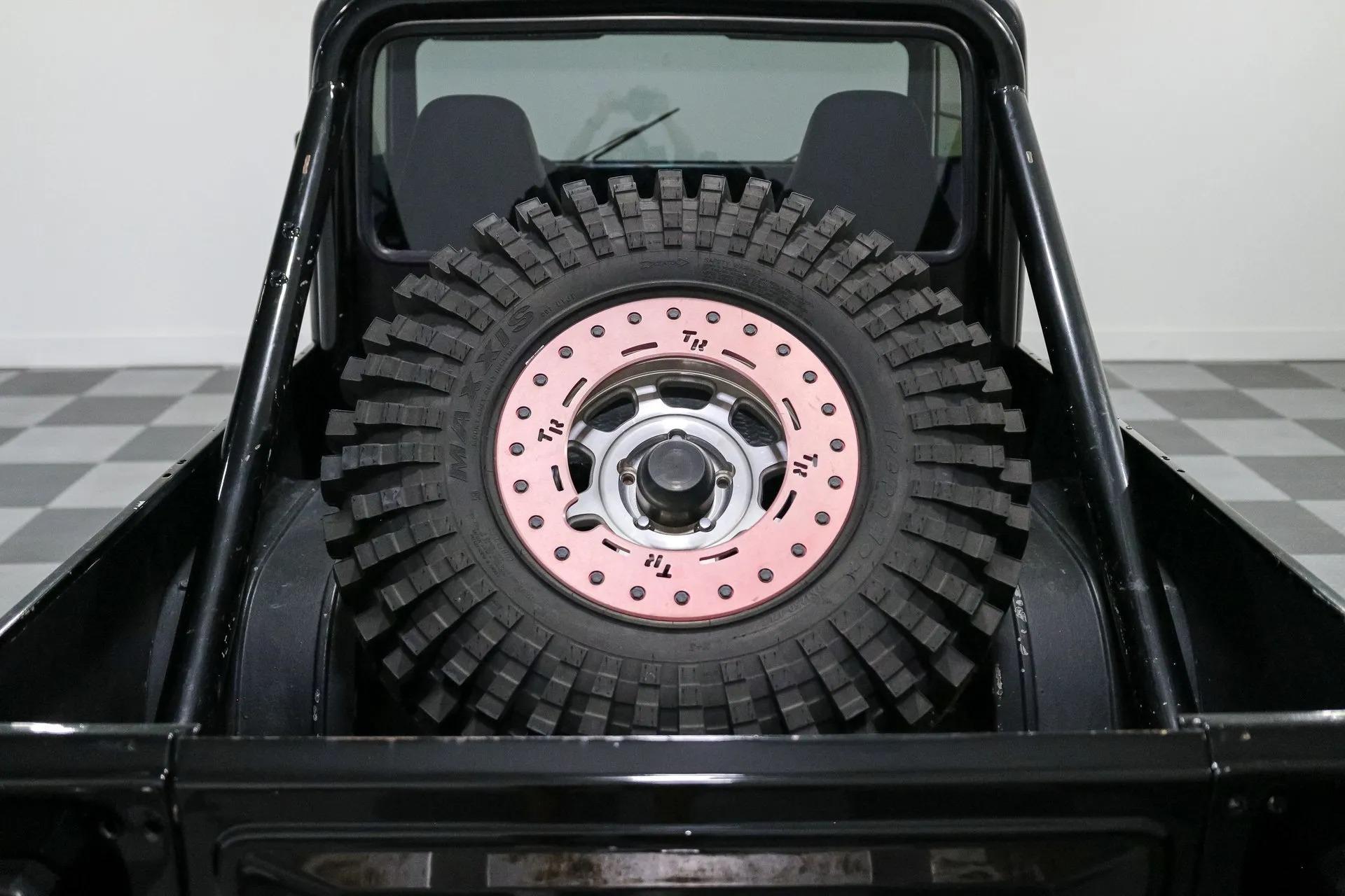 Modified 1983 Jeep CJ-8 Scrambler