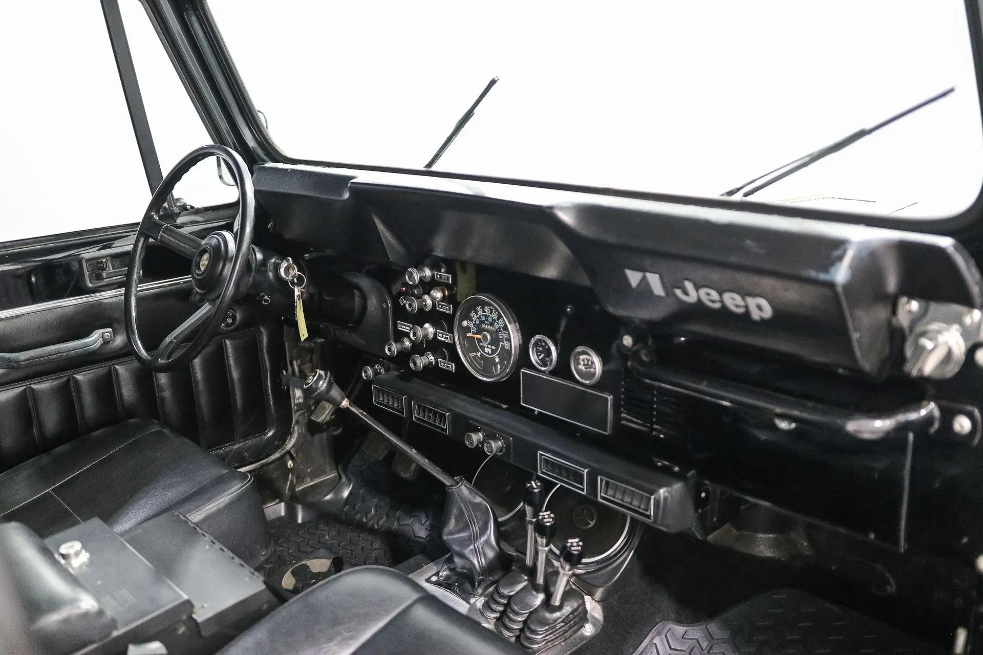 Modified 1983 Jeep CJ-8 Scrambler