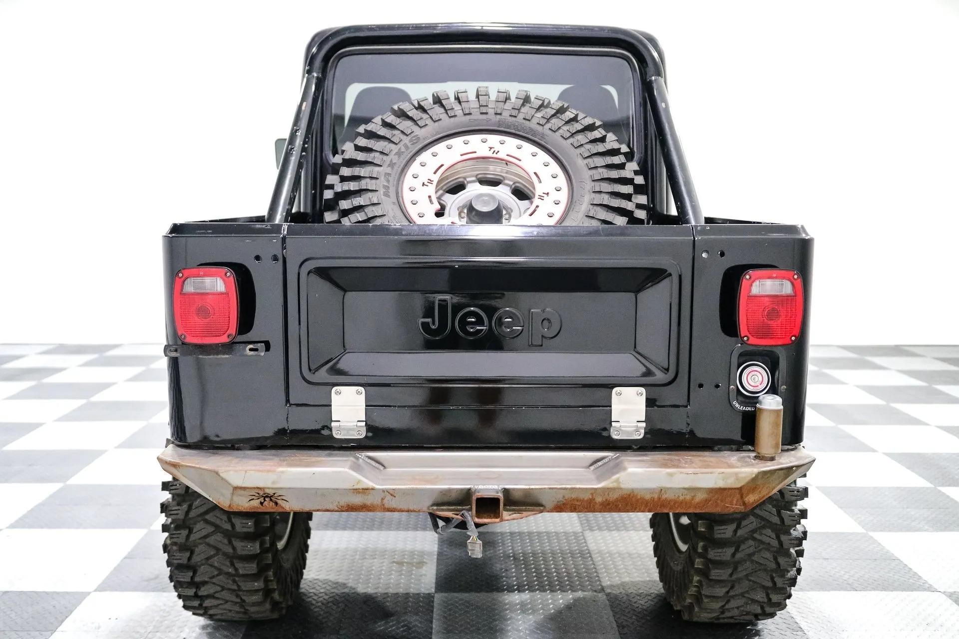 Modified 1983 Jeep CJ-8 Scrambler - 5