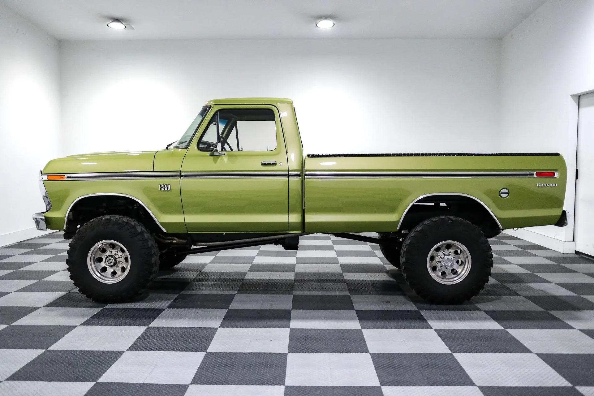 1976 Ford F-250 - 4