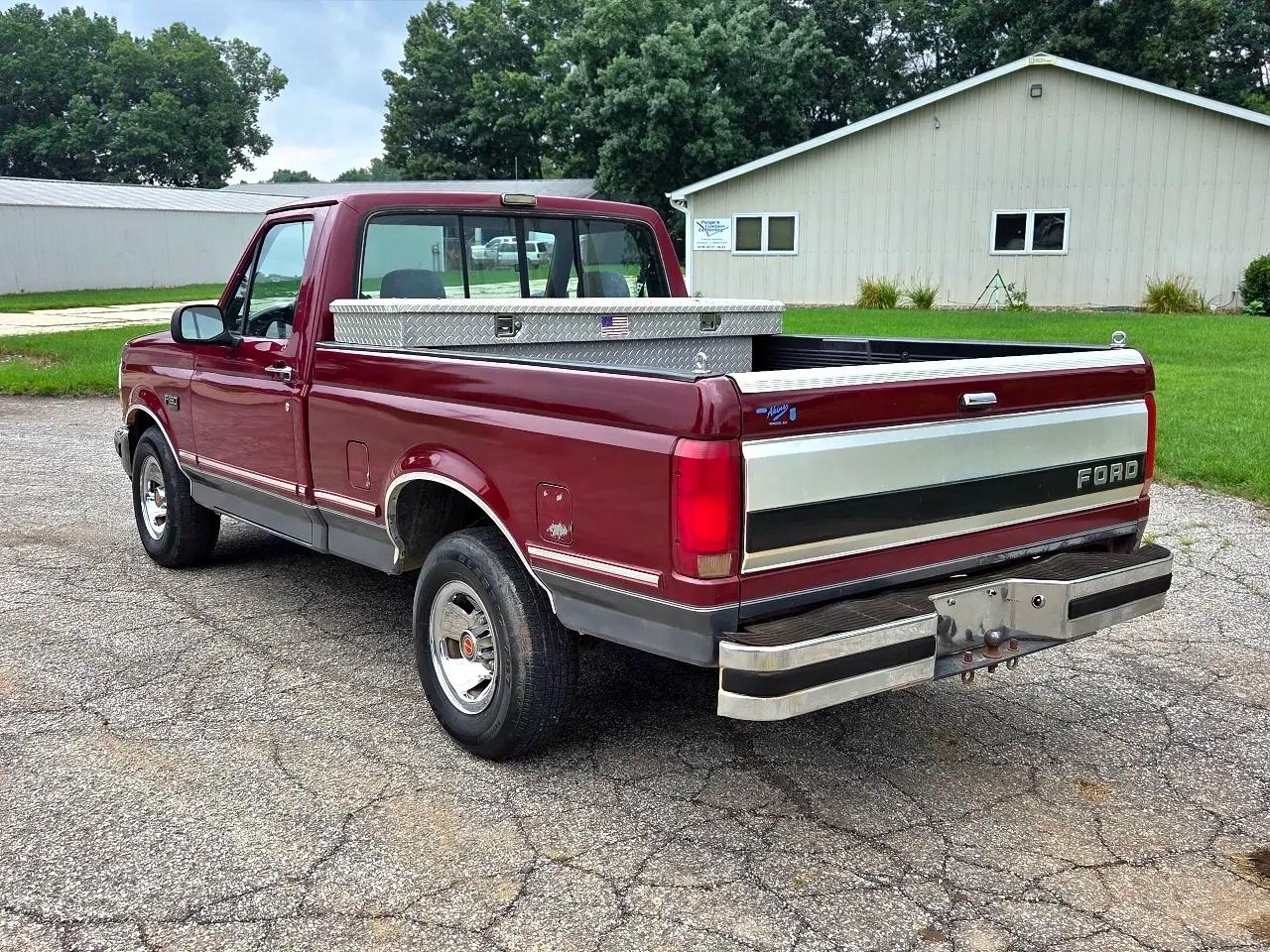 1992 Ford F-150 XLT - 3
