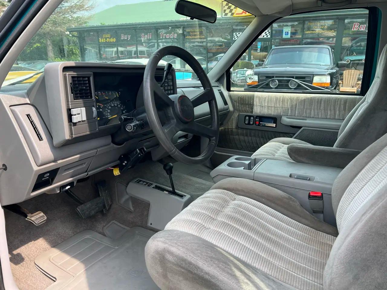 1993 GMC Sierra 2500 Club Coupe - 5