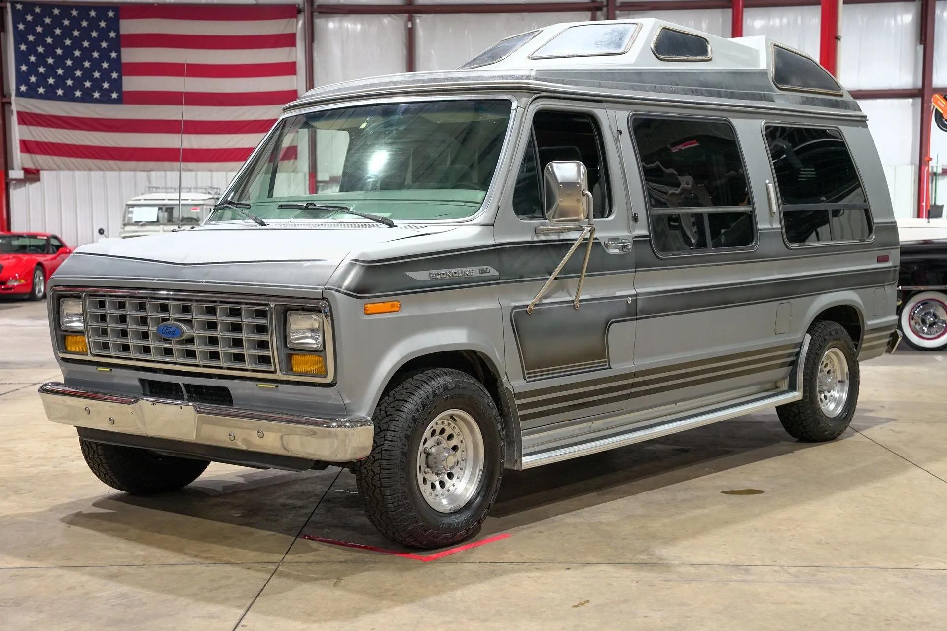  Ford E-Series