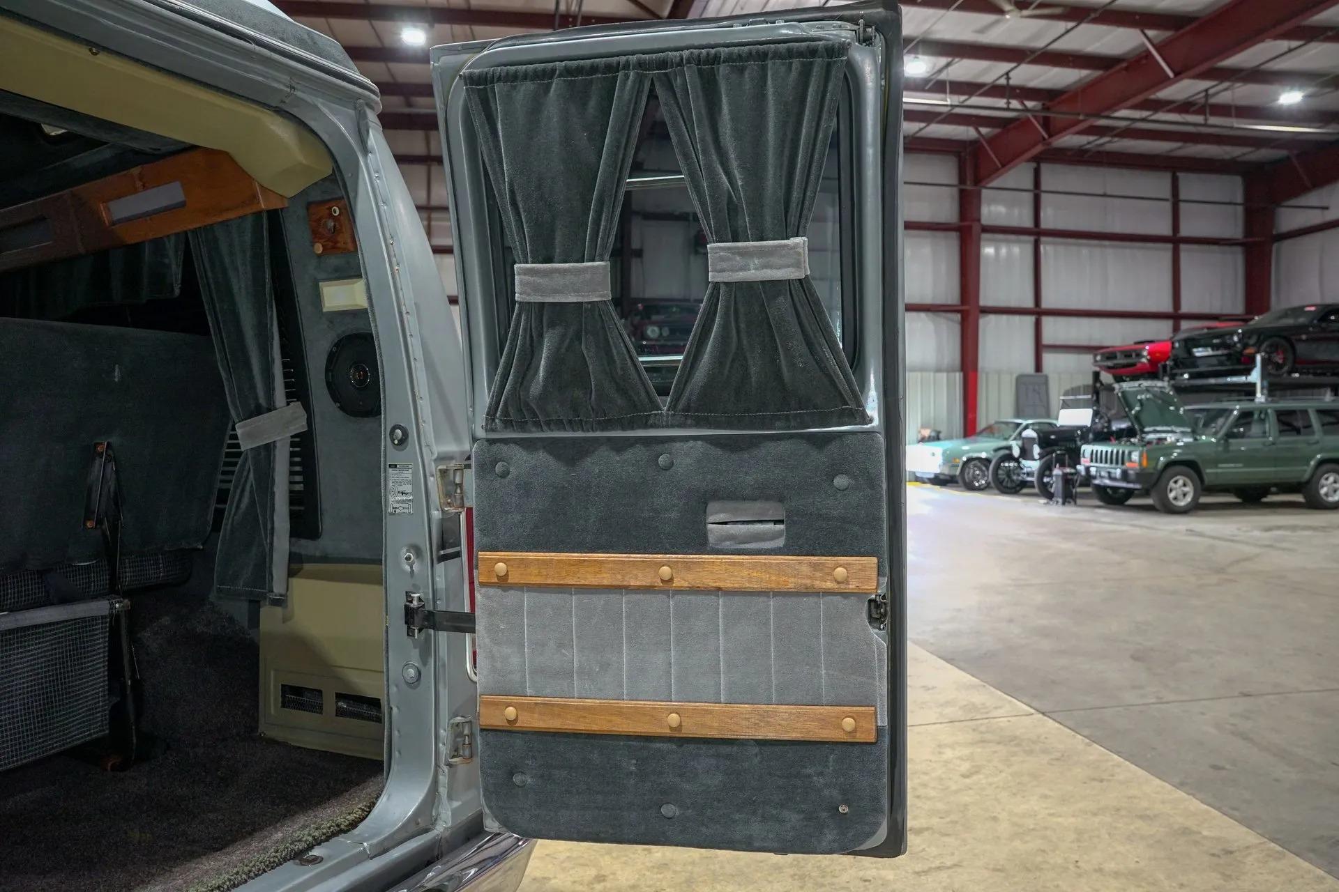 1987 Ford Econoline E-150