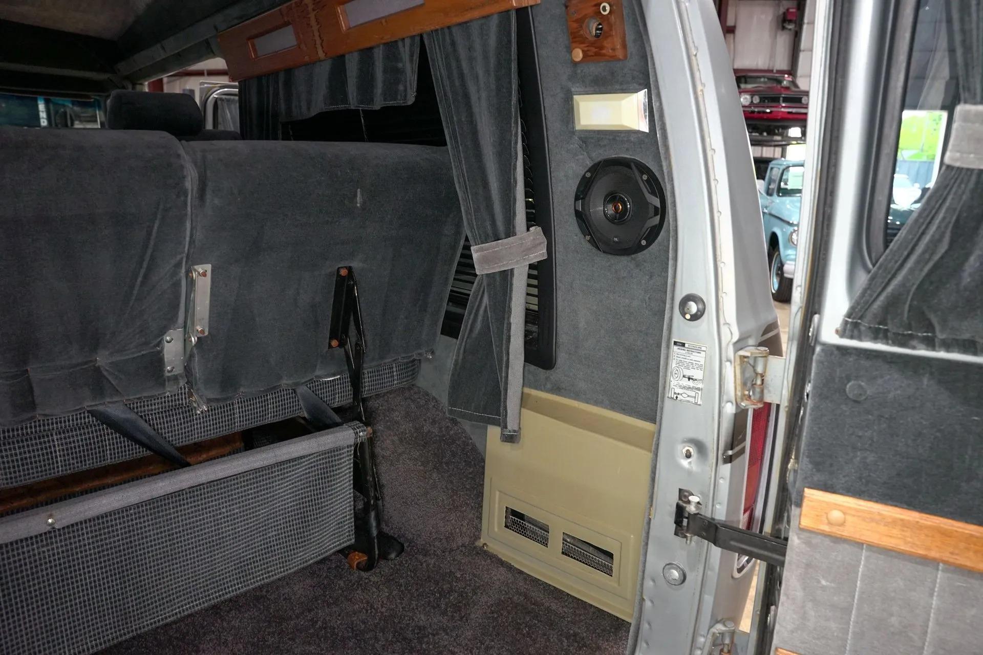 1987 Ford Econoline E-150