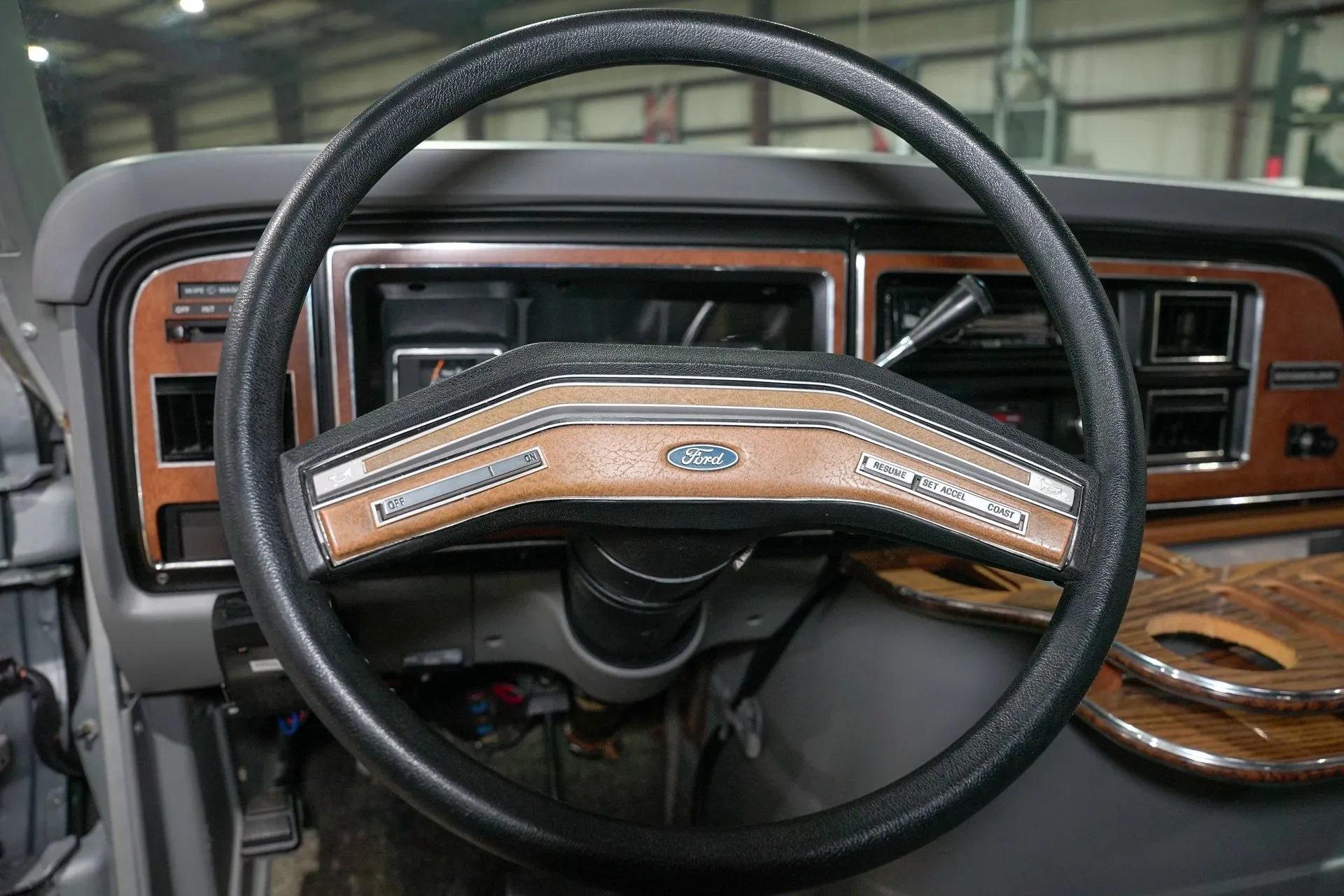 1987 Ford Econoline E-150
