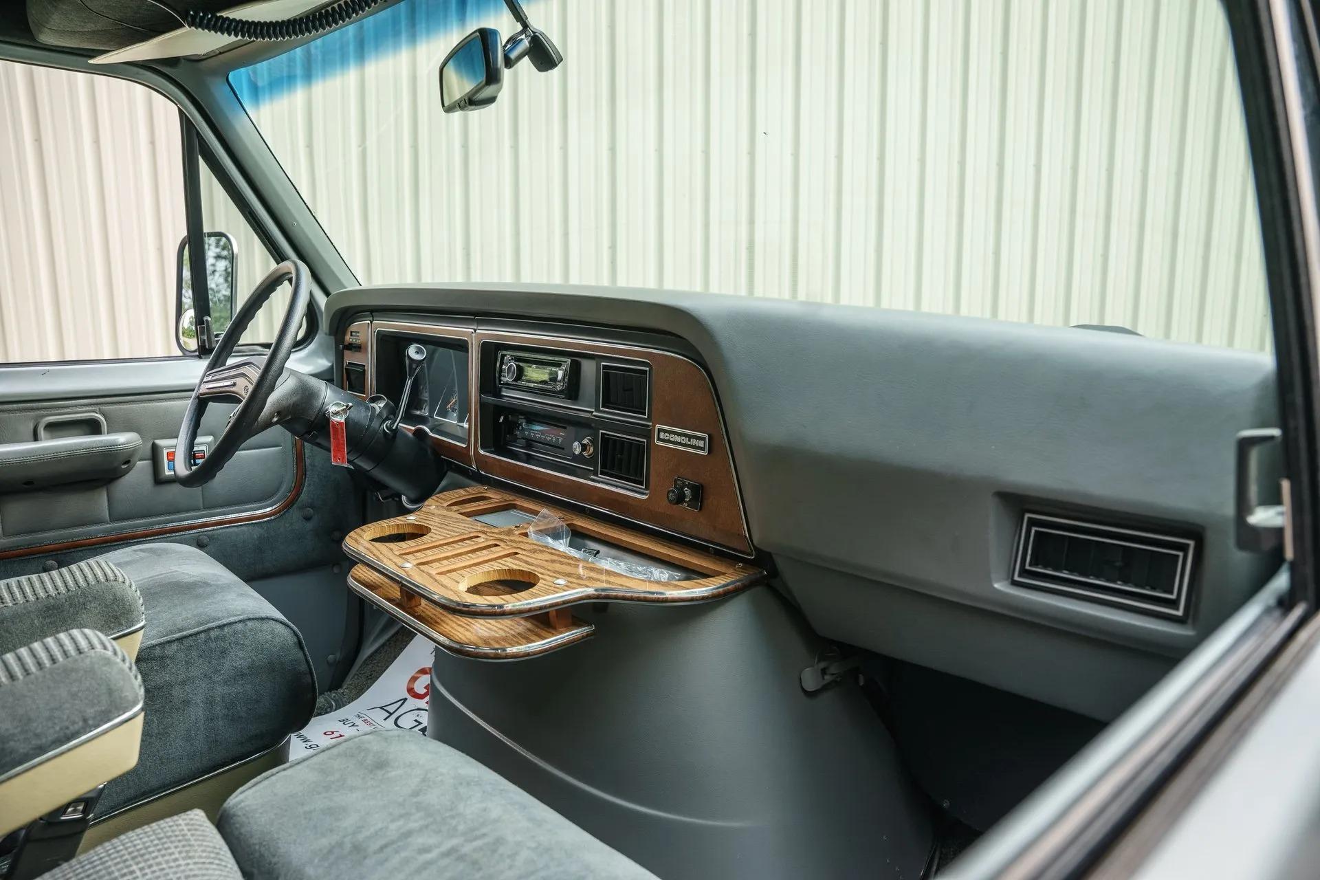 1987 Ford Econoline E-150
