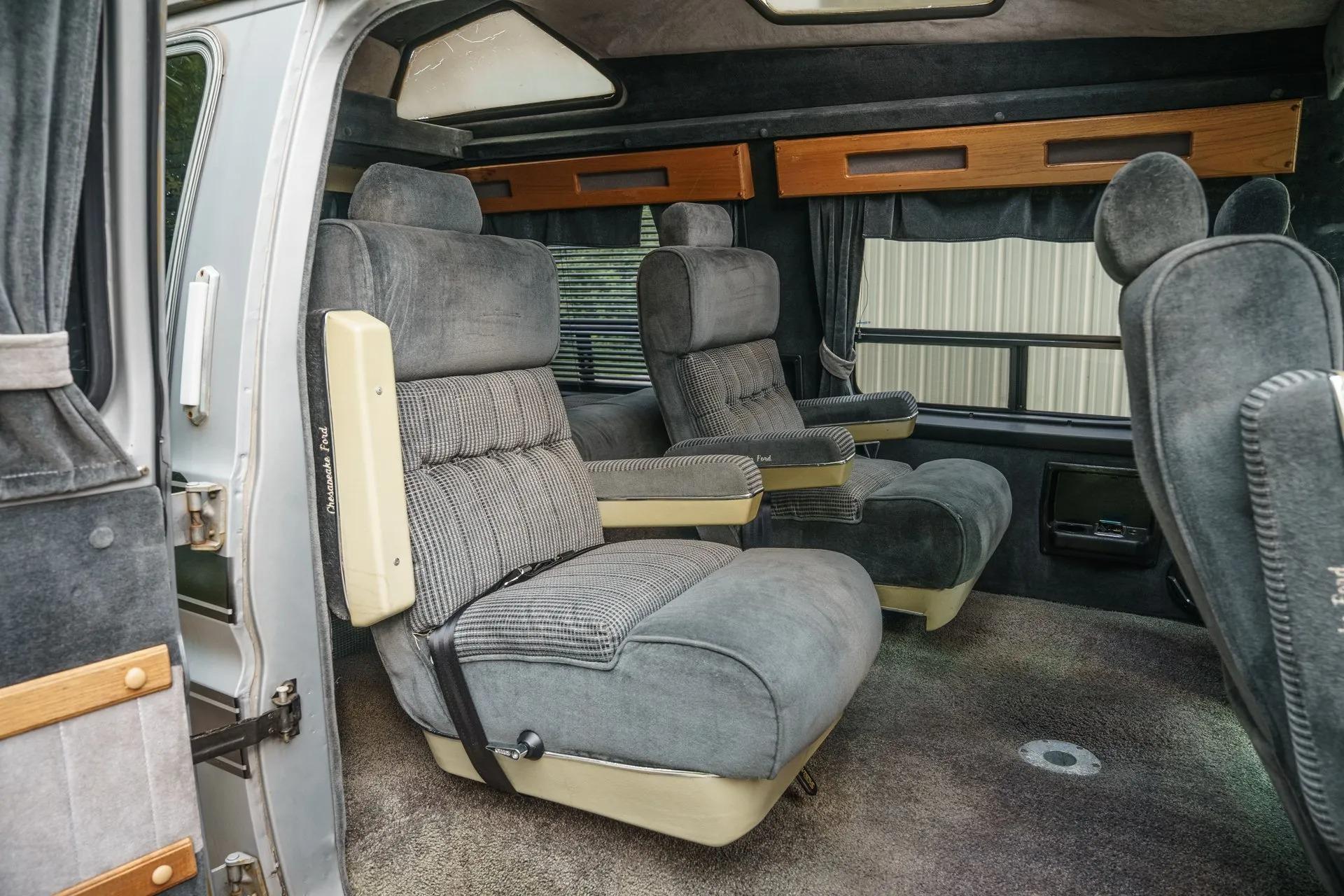 1987 Ford Econoline E-150