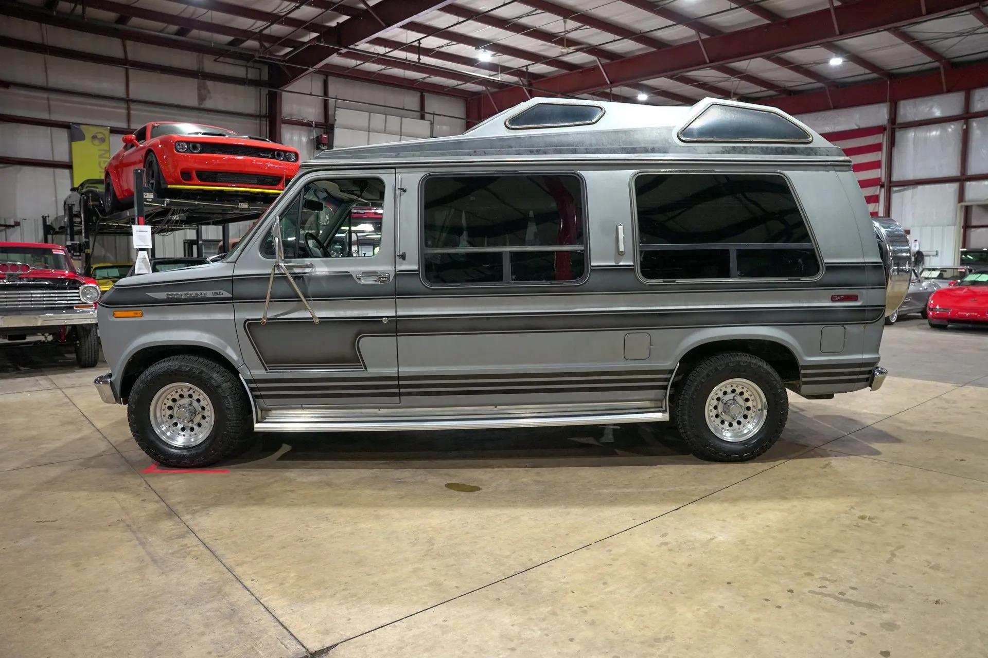 1987 Ford Econoline E-150 - 2