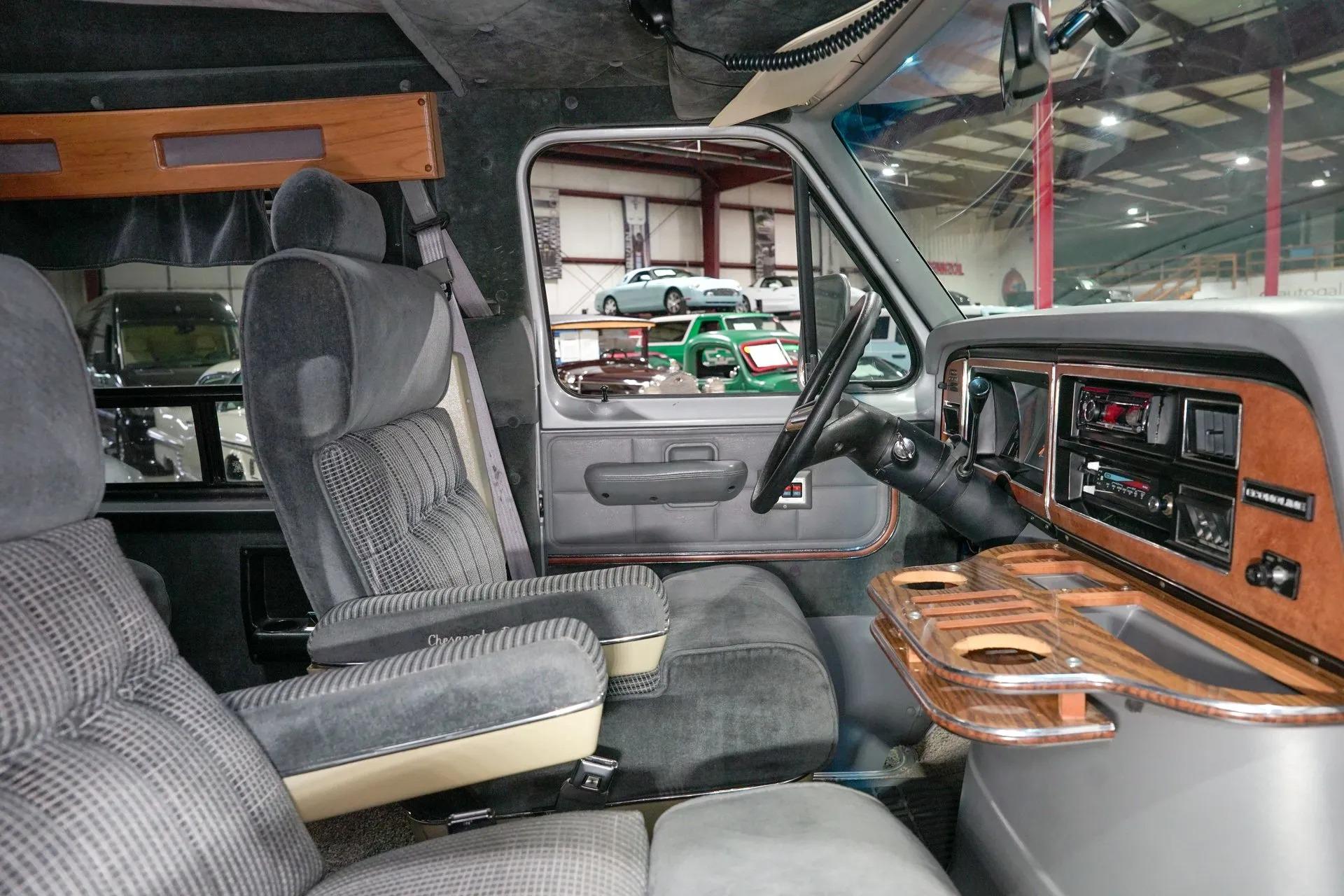 1987 Ford Econoline E-150