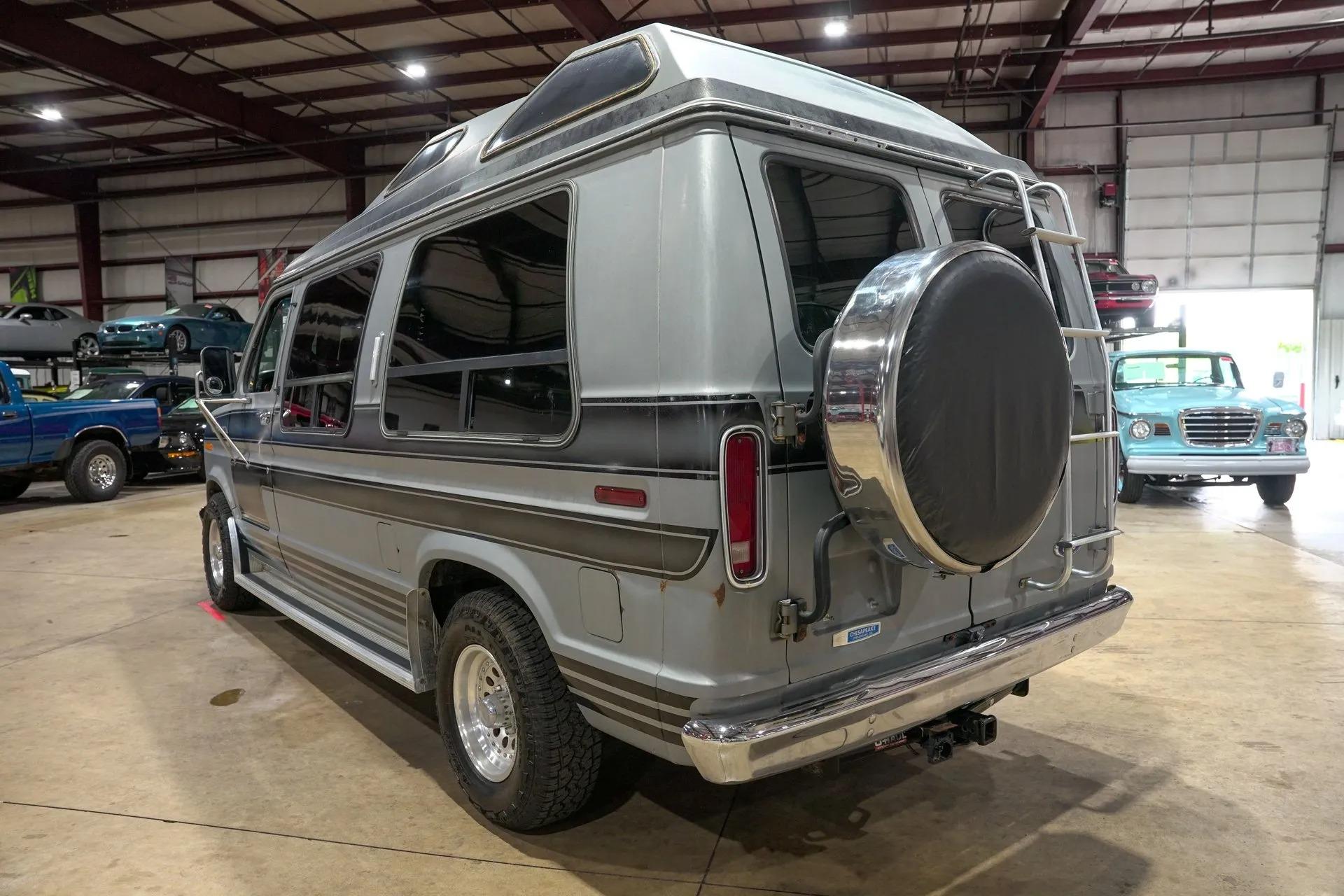 1987 Ford Econoline E-150 - 4