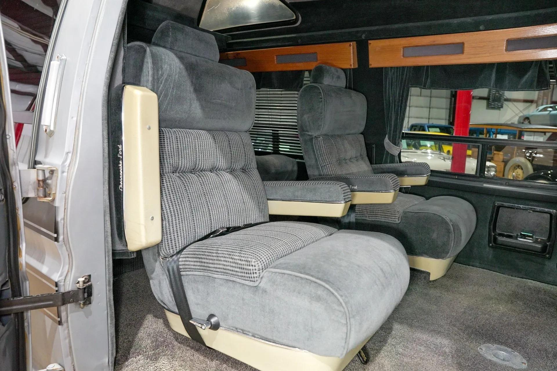 1987 Ford Econoline E-150