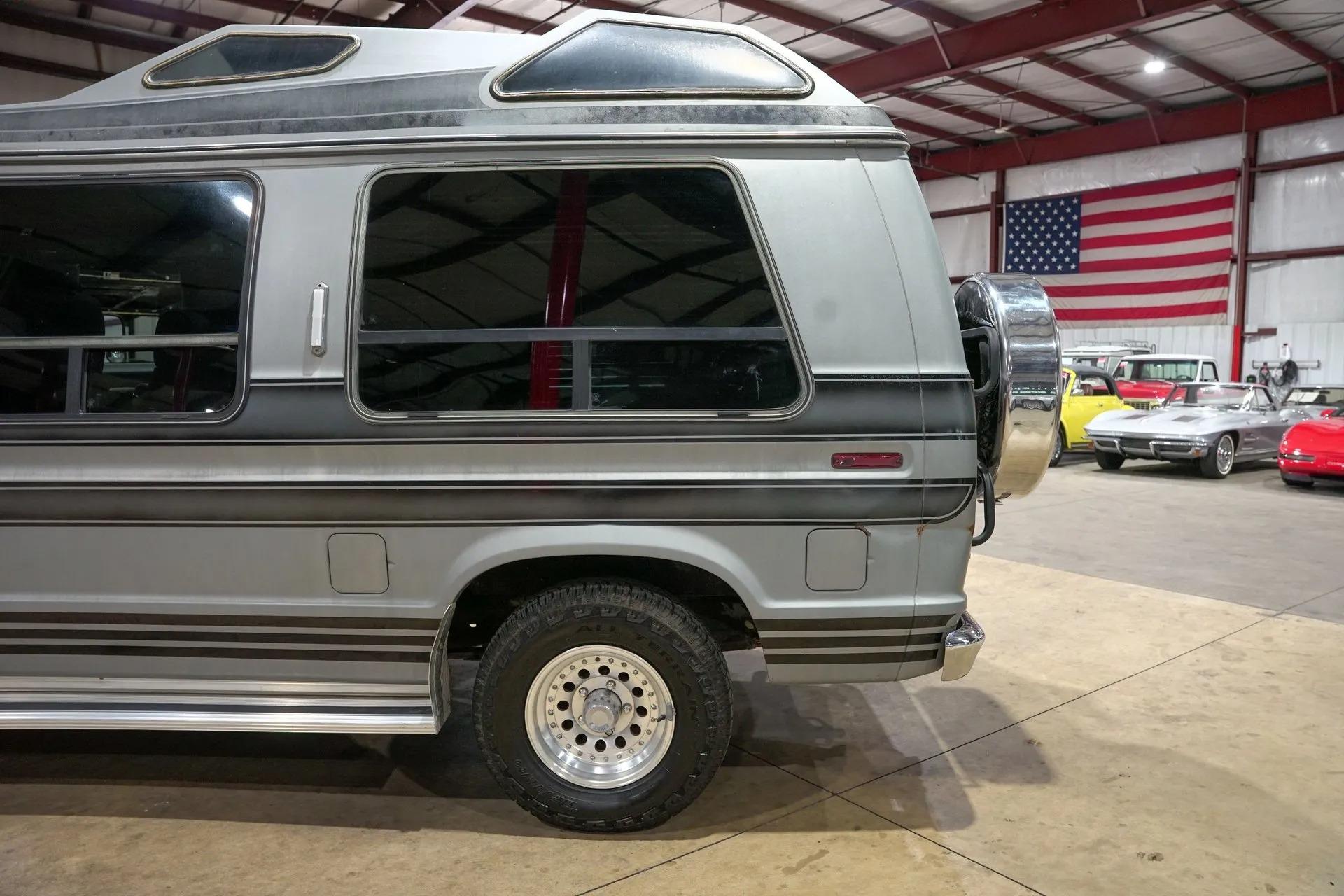 1987 Ford Econoline E-150 - 5