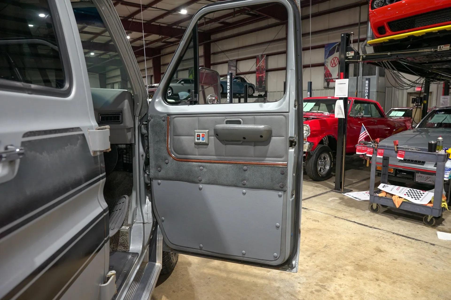 1987 Ford Econoline E-150