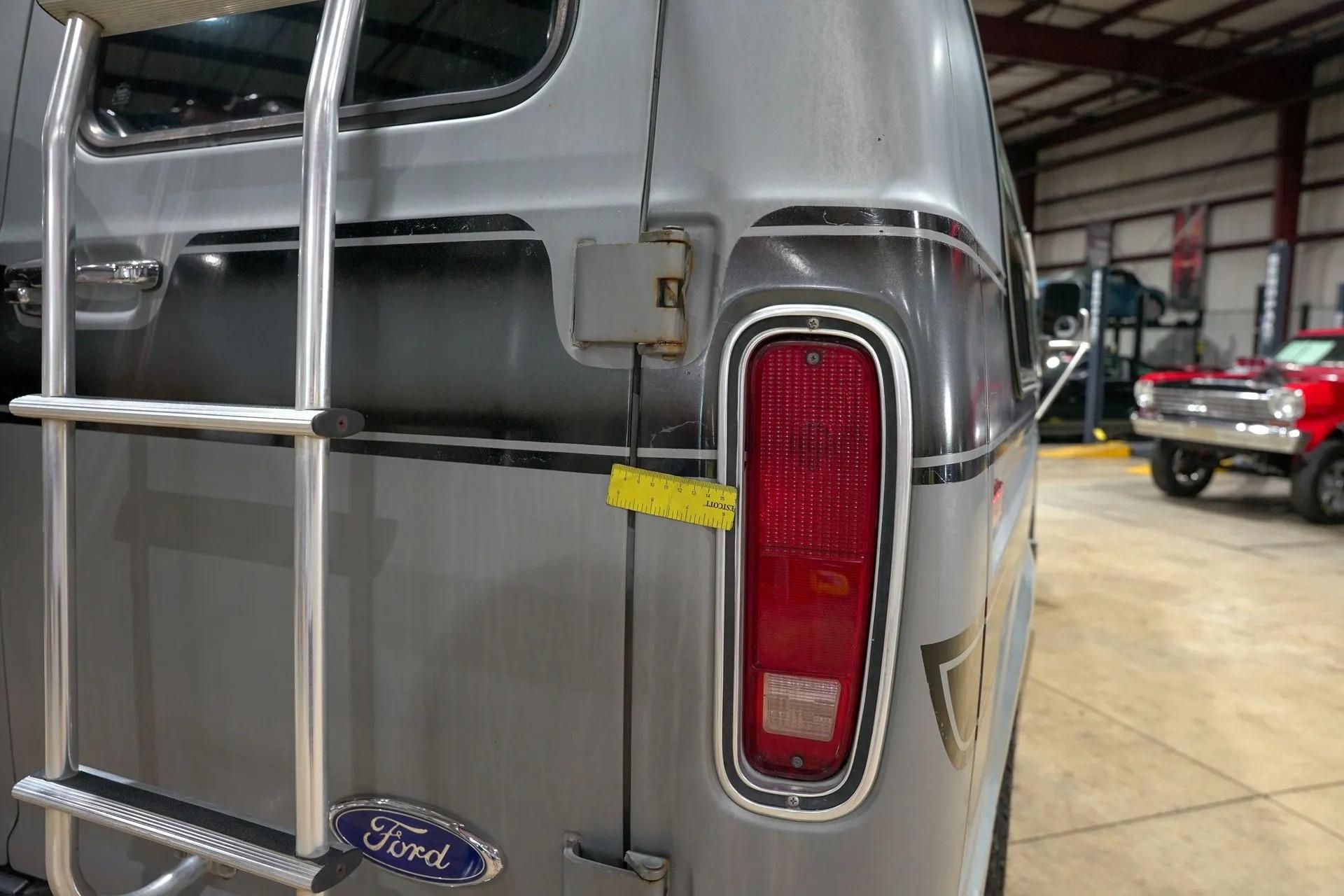 1987 Ford Econoline E-150