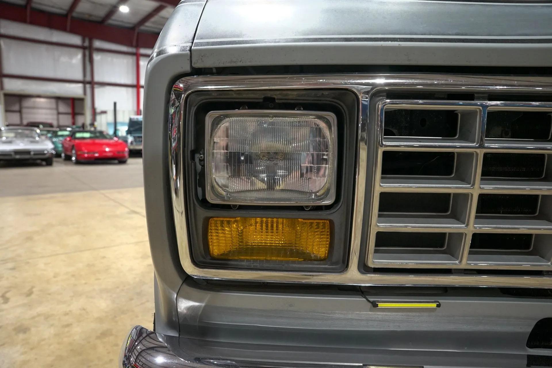 1987 Ford Econoline E-150