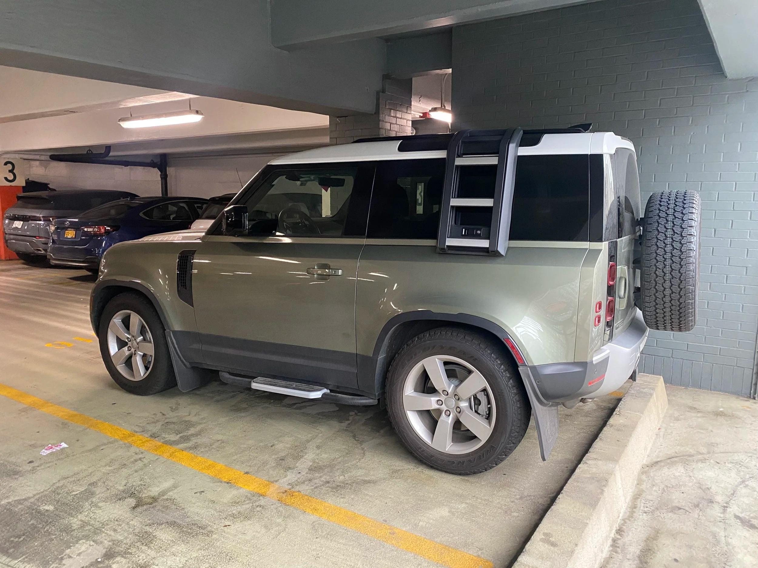 2021 Land Rover Defender 90 First Edition - 2