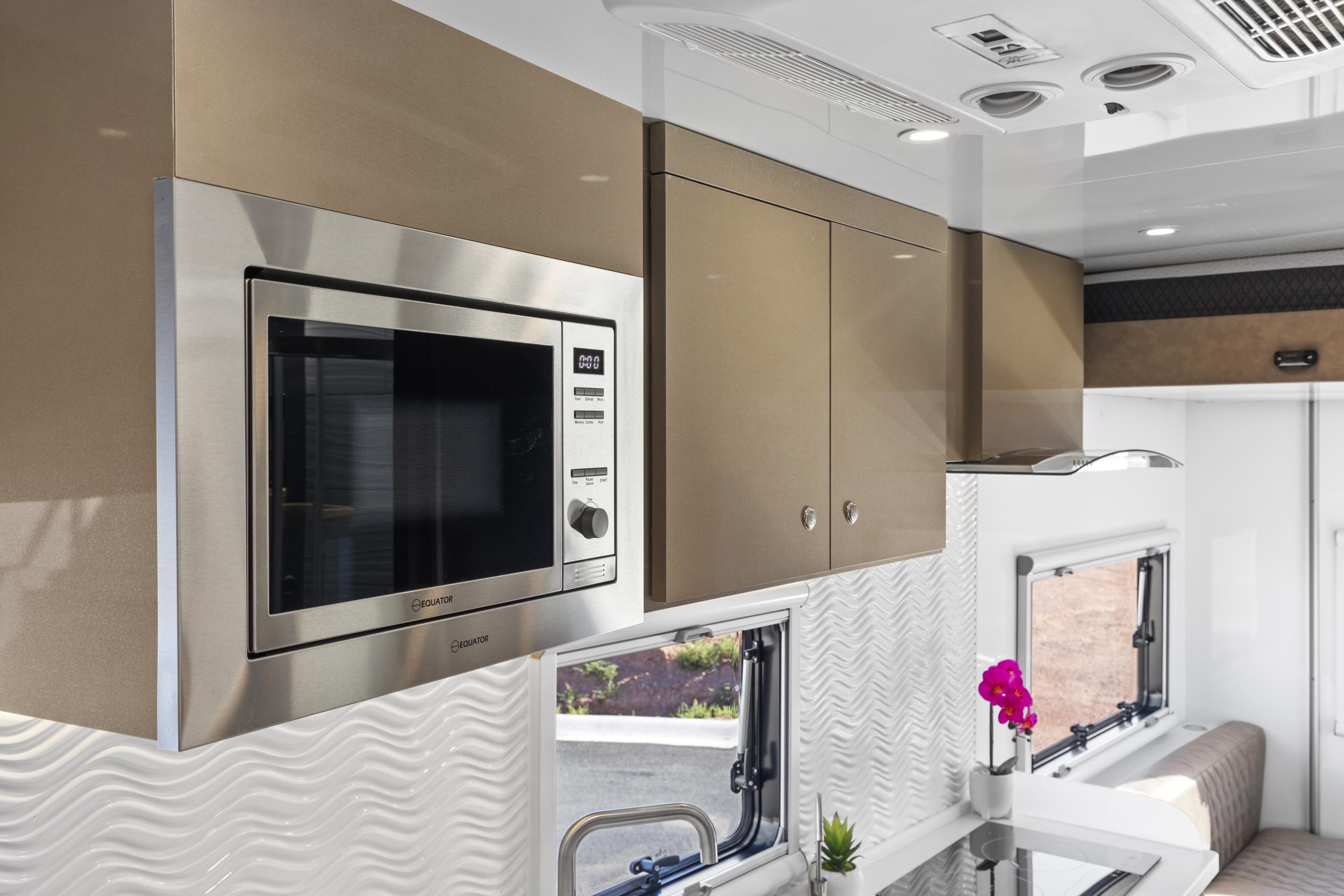 2017 Kenworth Expedition Vehicle