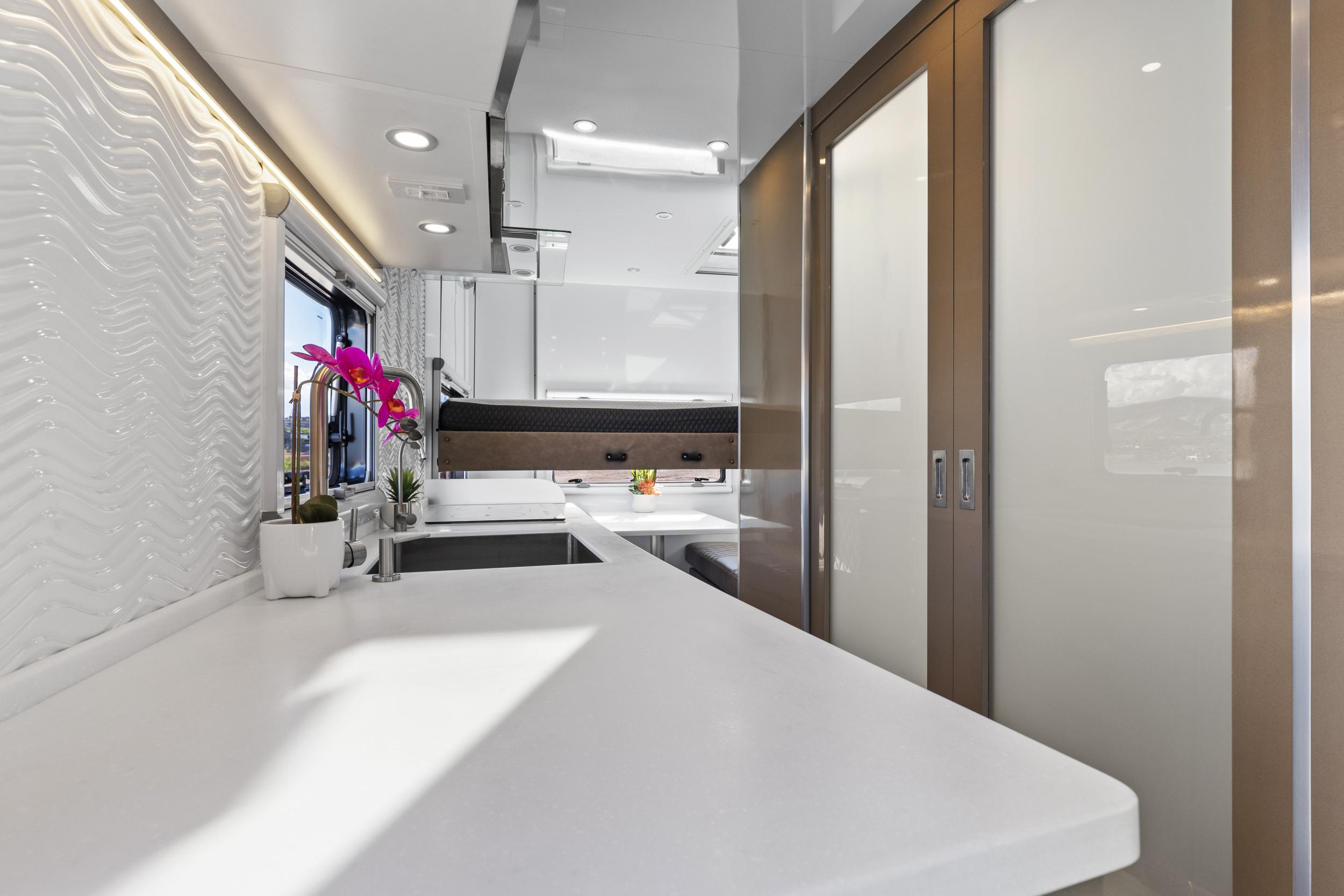 2017 Kenworth Expedition Vehicle