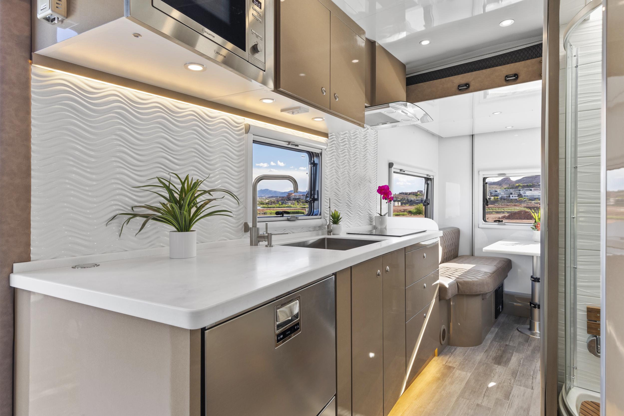 2017 Kenworth Expedition Vehicle - 5