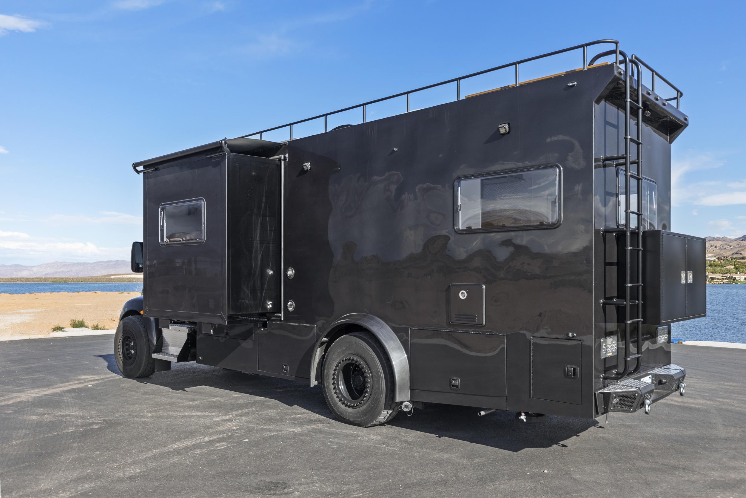2017 Kenworth Expedition Vehicle - 3